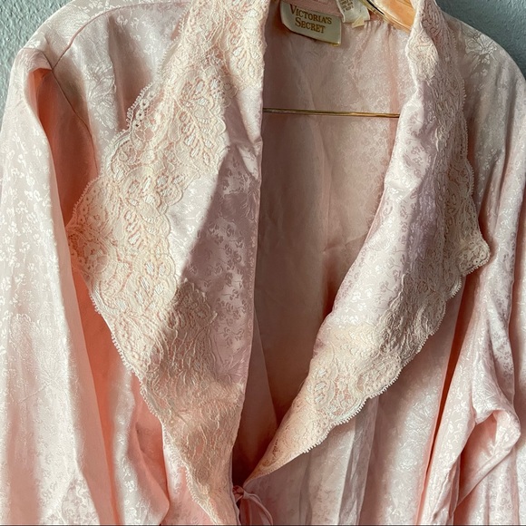 Vintage Victoria’s Secret Gold Label Robe - Picture 5 of 7